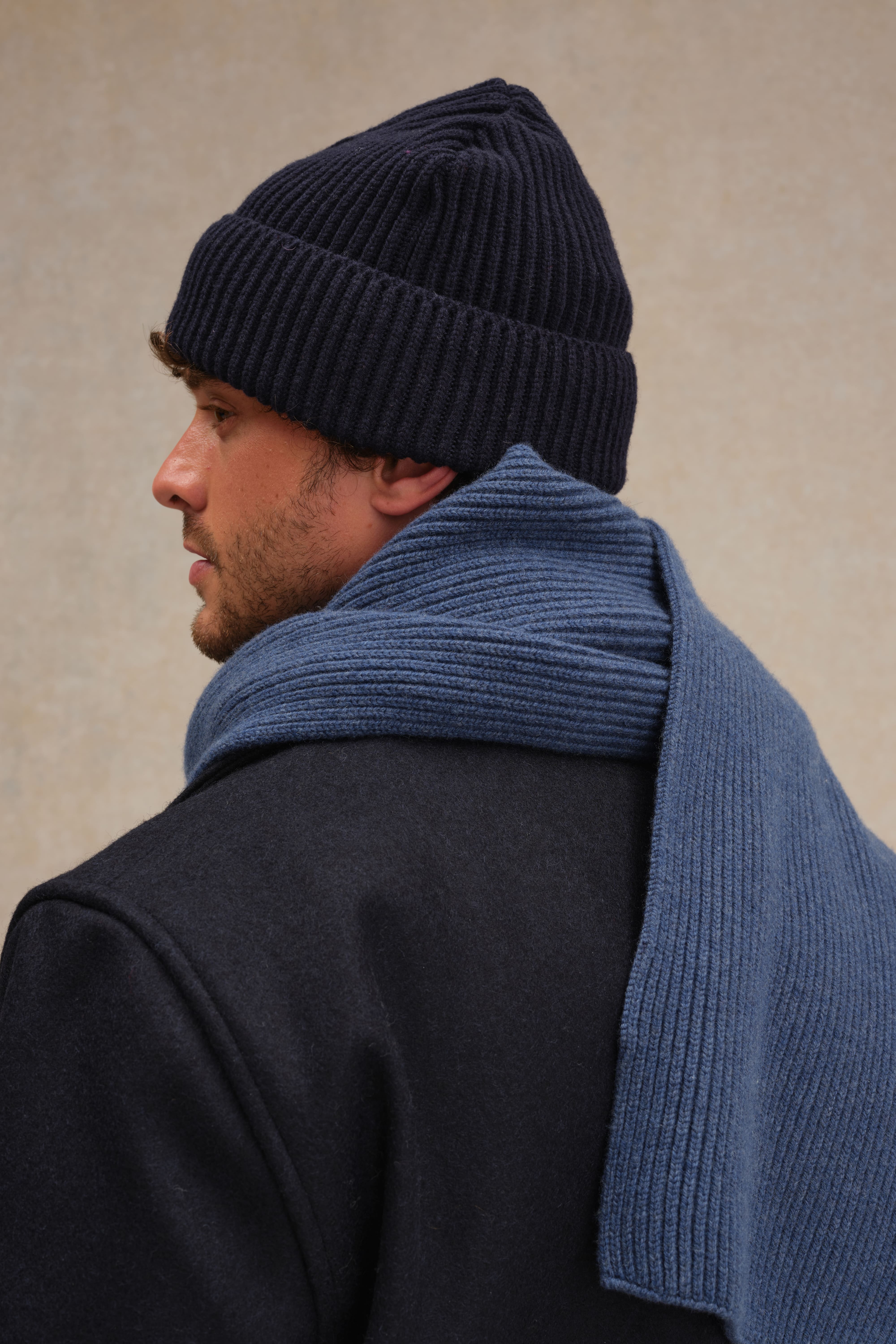 Bonnet extra doux mixte bleu marine - Image 4