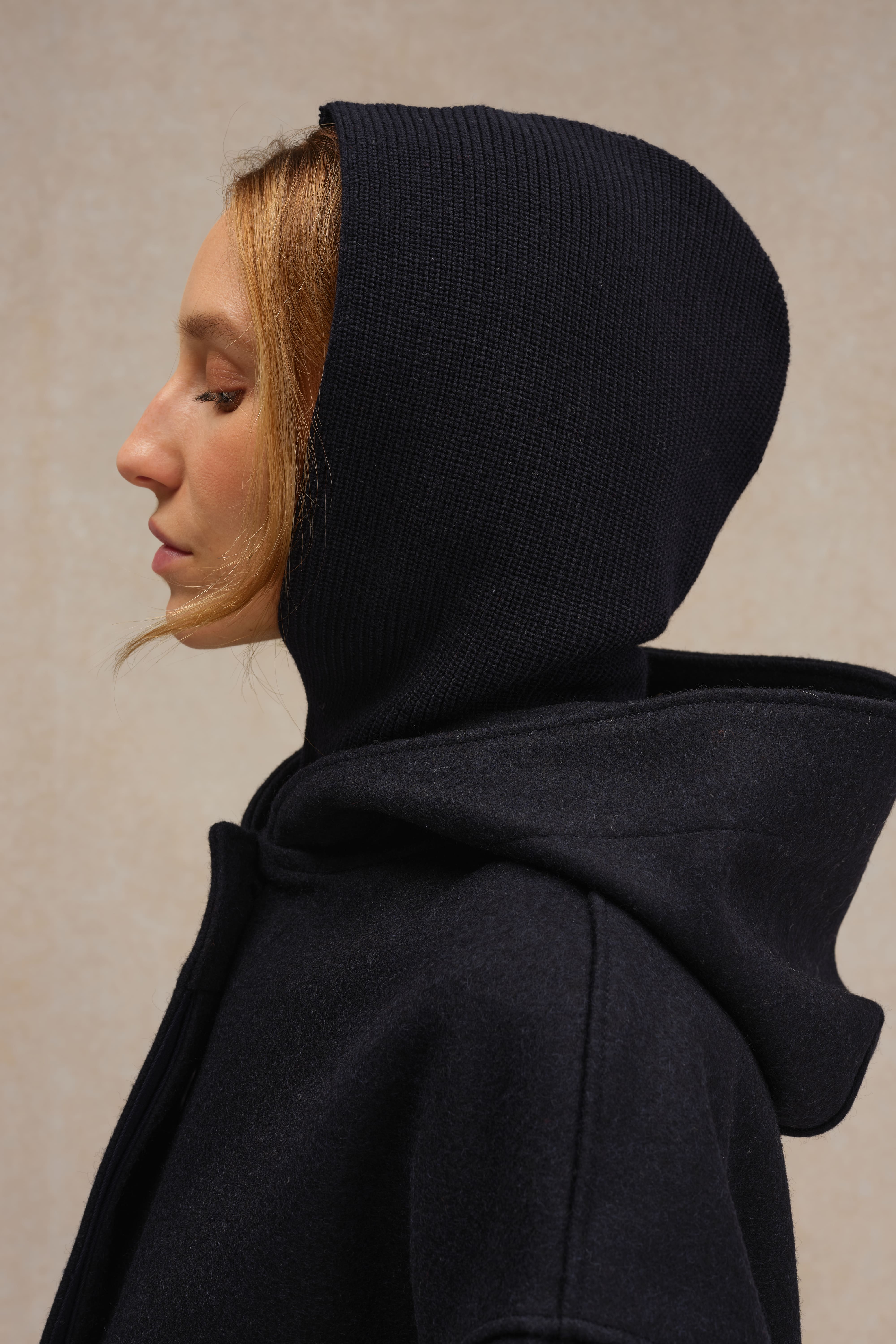 Cagoule bleu marine en laine mérinos pour femme - Image 2