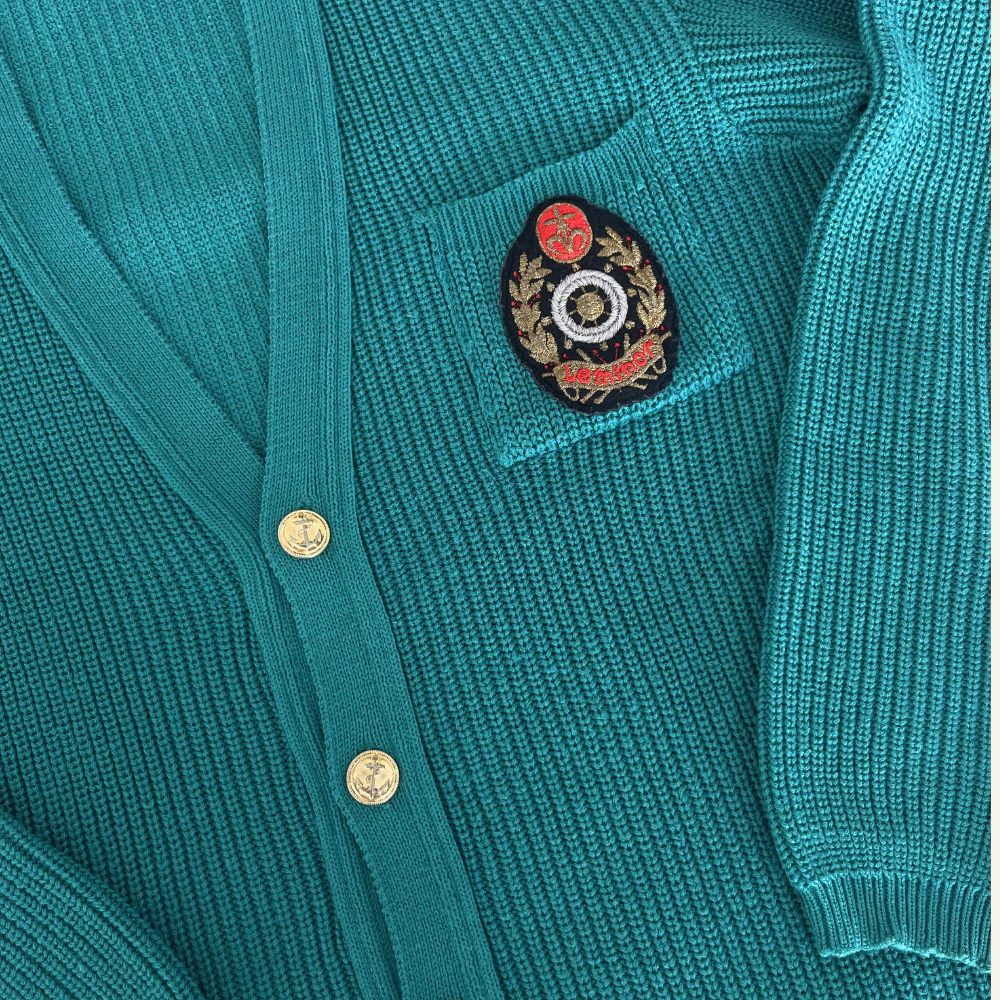 Cardigan vert à boutons dorés en laine vierge pour femme - Seconde main - Image 3