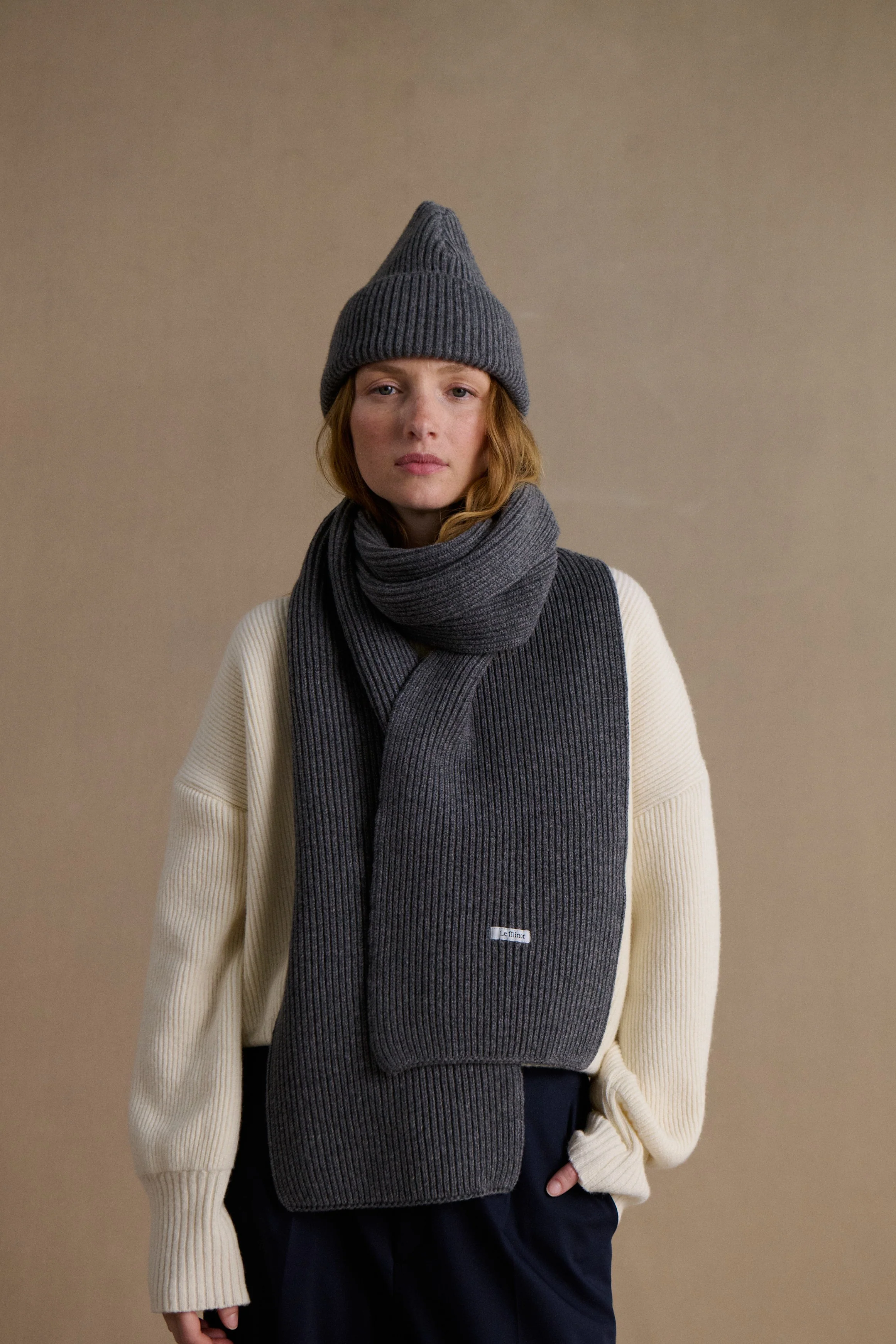 Écharpe à côtes extra doux mixte gris foncé - Image 3