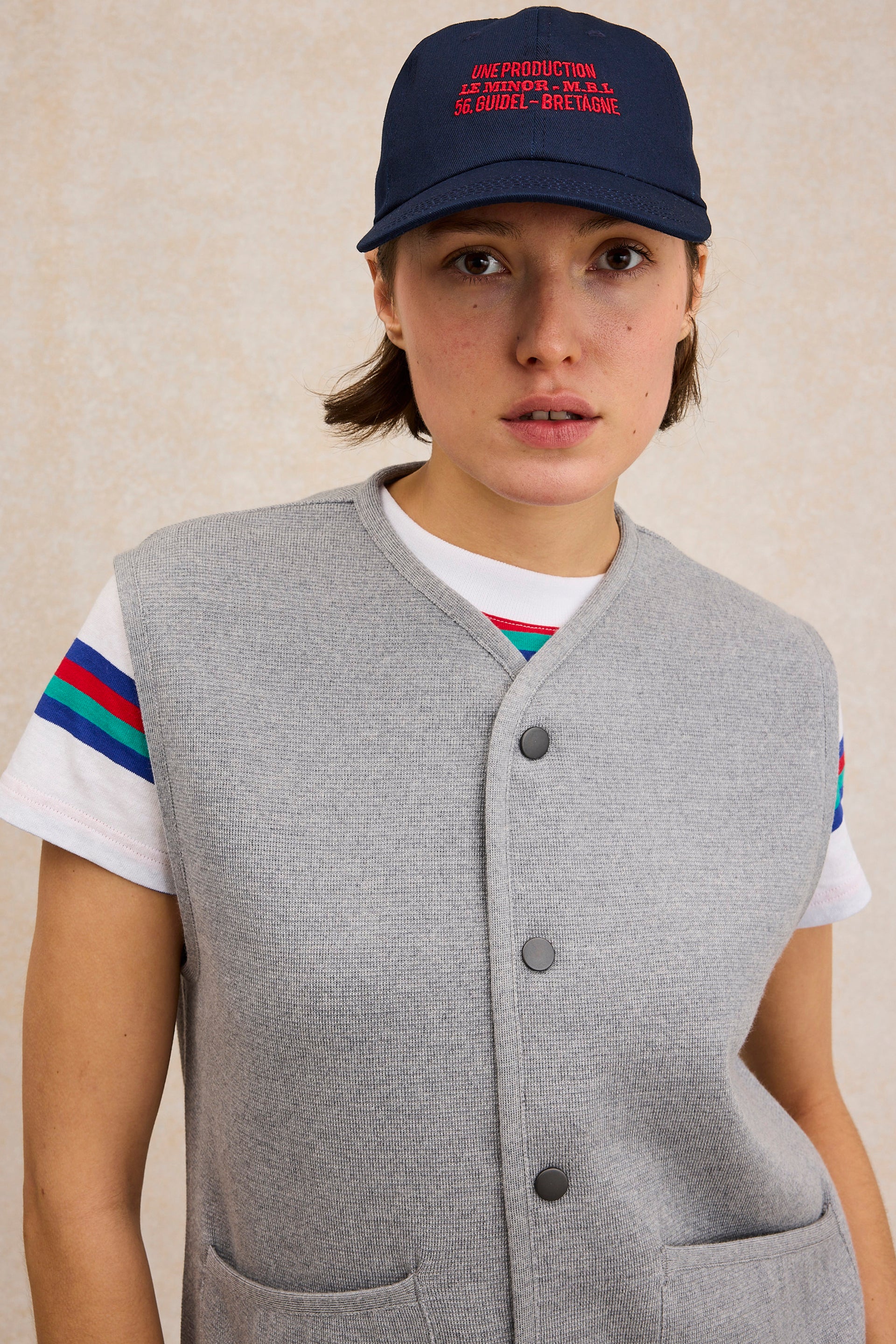 Gilet sans manches à pression gris clair pour femme - Image 2