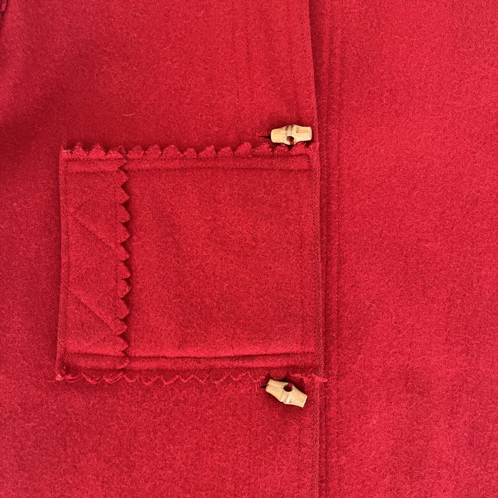 Kabig enfant rouge en drap de laine - Seconde main - Image 3