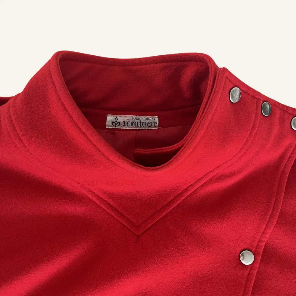 Manteau court rouge en laine pour femme - Seconde main - Image 5