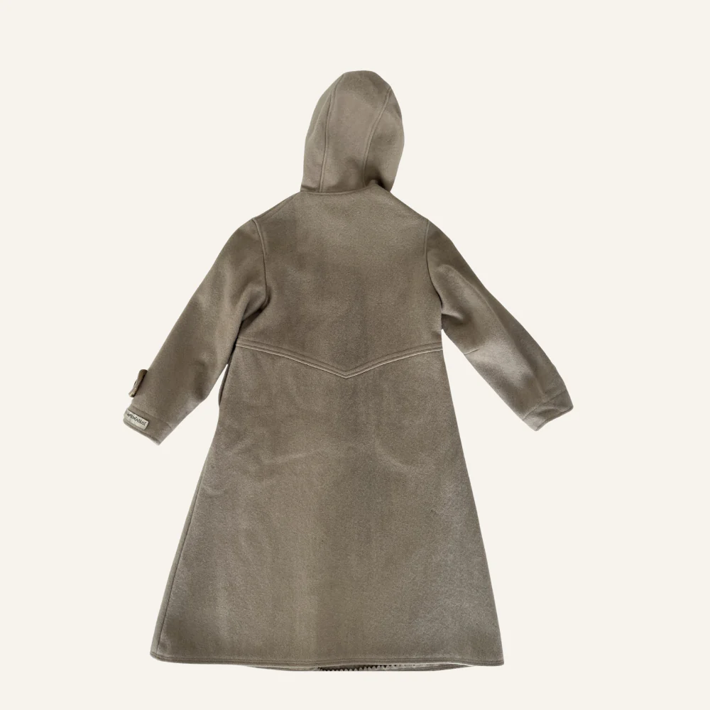 Manteau gris à capuche pour enfant - Seconde main - Image 2
