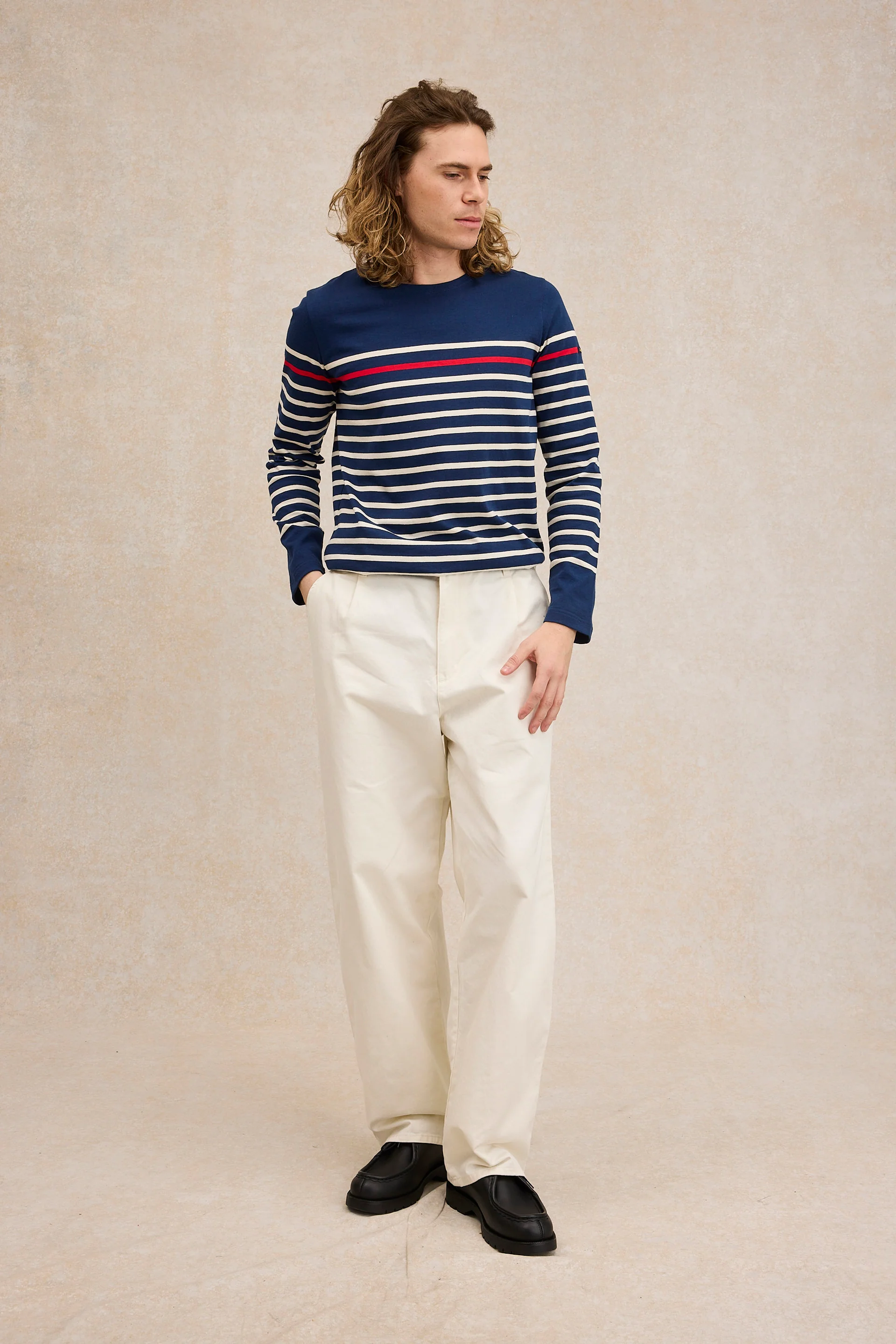 Marinière originale bleu marine avec rayure rouge pour homme - Image 3