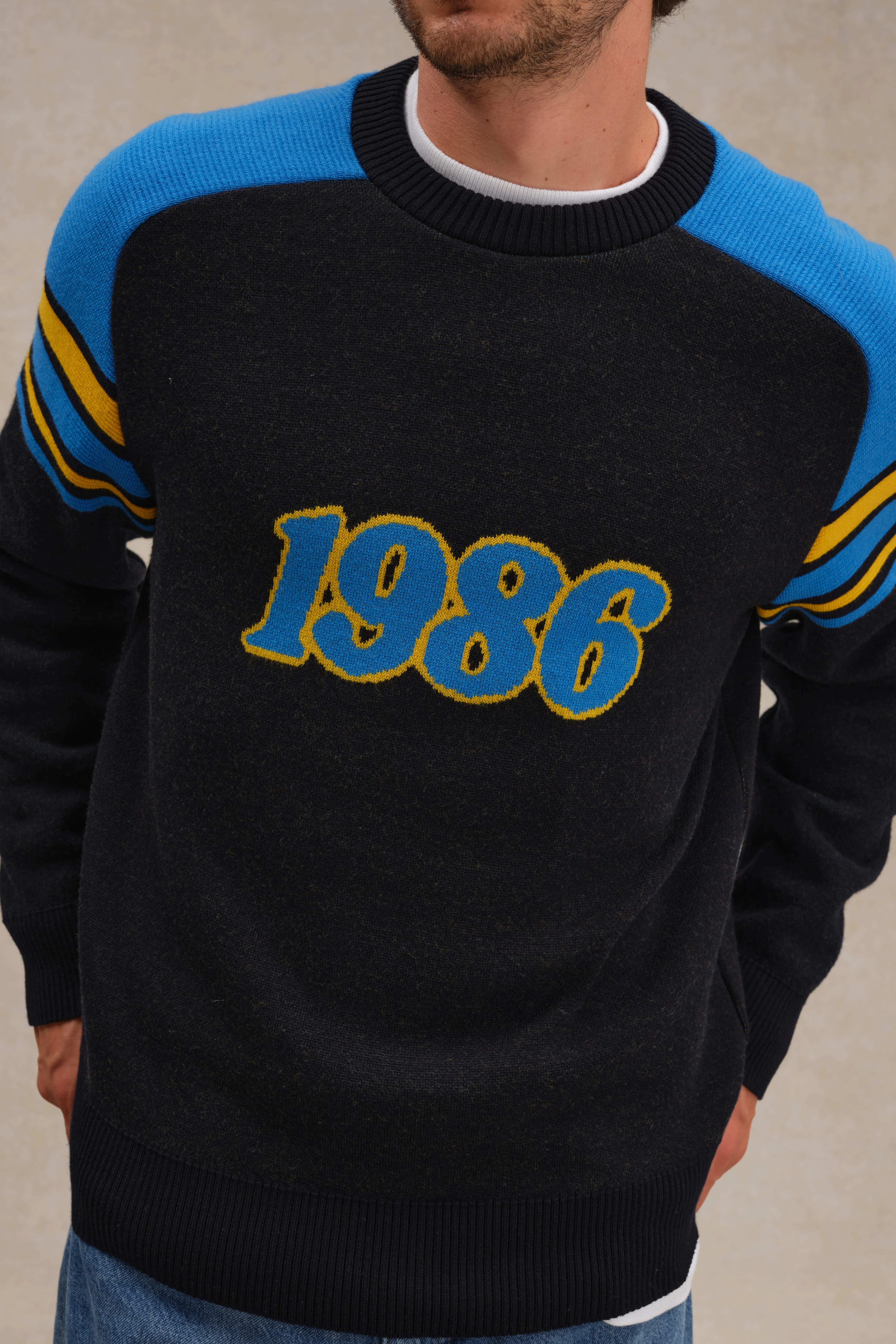 Pull 1986 bleu et jaune pour homme - Image 2