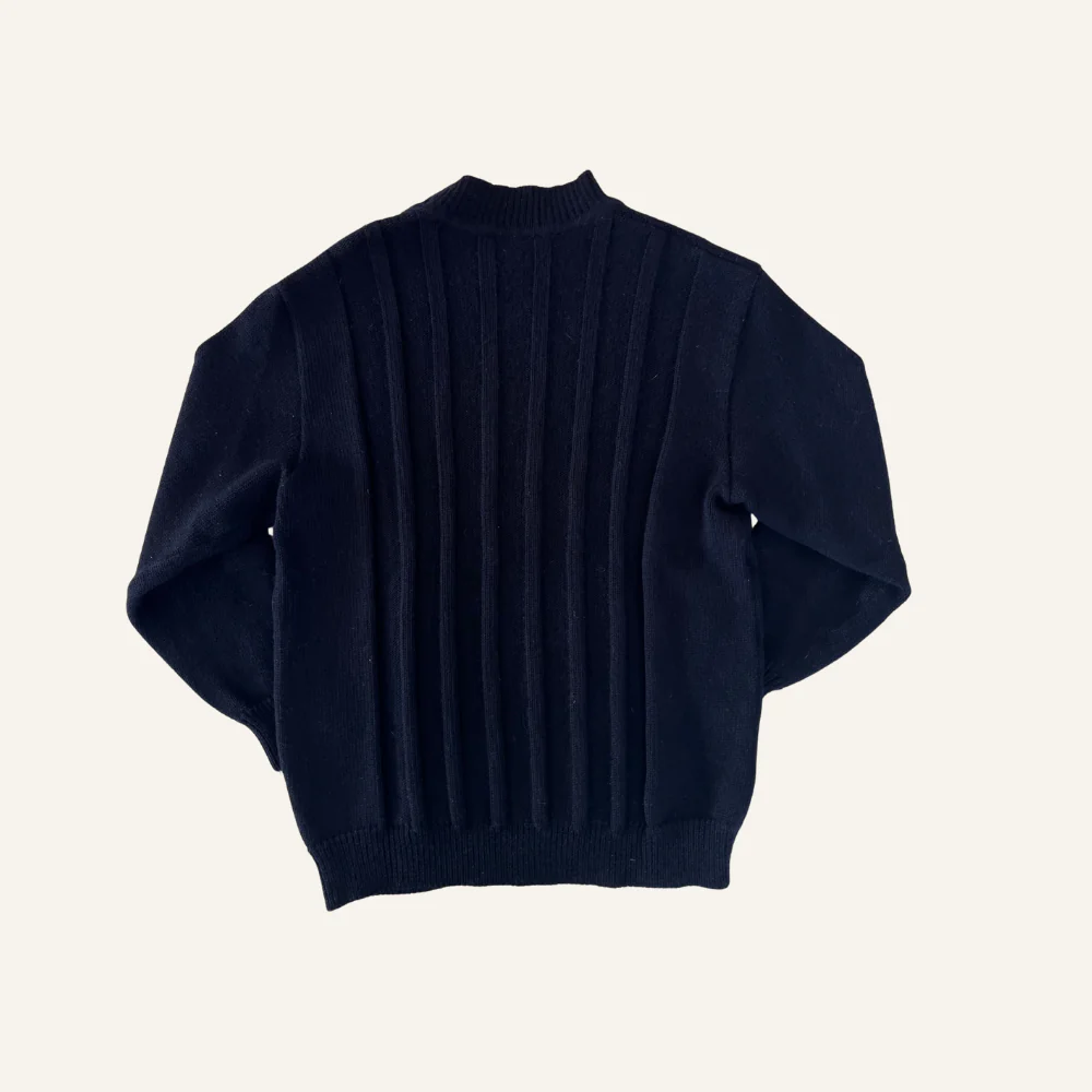 Pull bleu marine torsadé en laine - Seconde main - Image 2