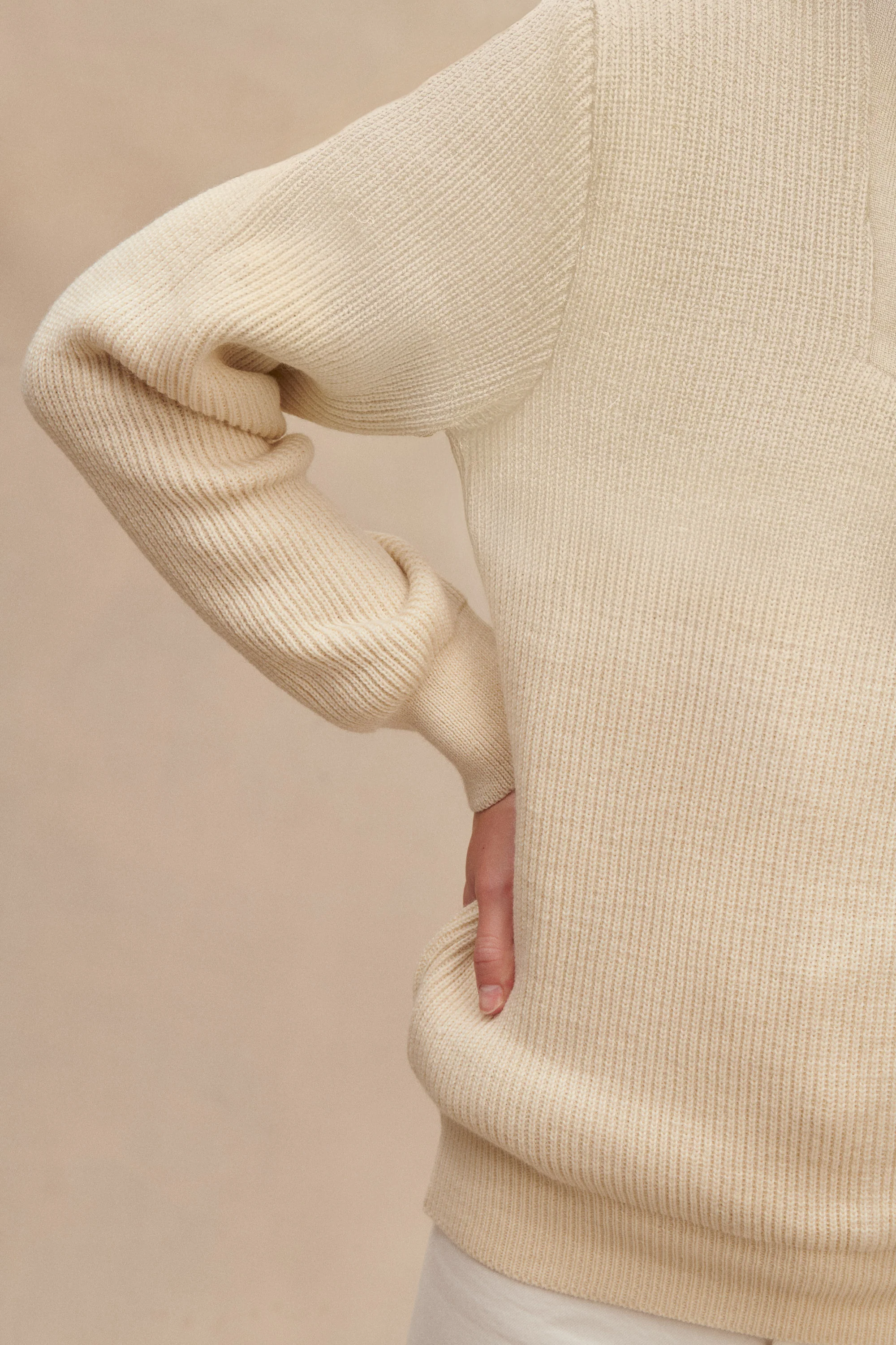 Pull camionneur écru en laine vierge pour femme - Image 4