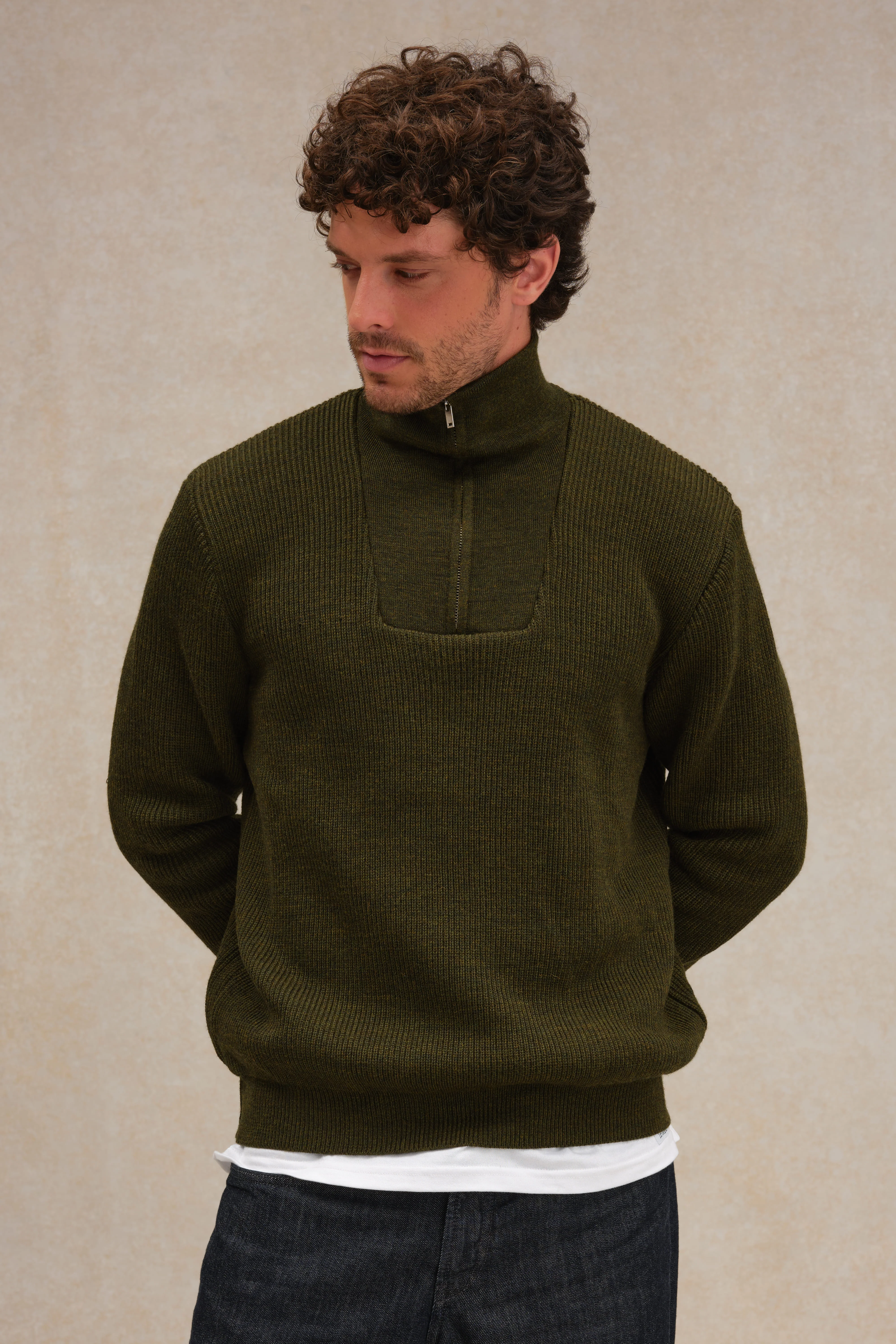 Pull camionneur olive en laine vierge pour homme - Image 3