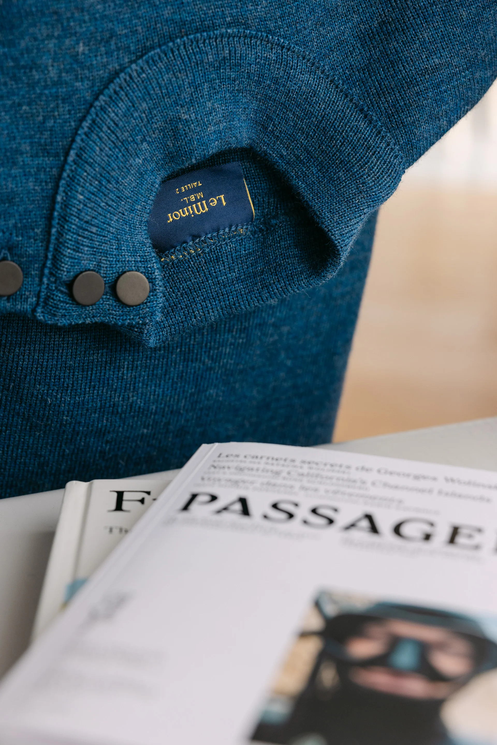 Pull marin bleu denim pour homme - Image 7