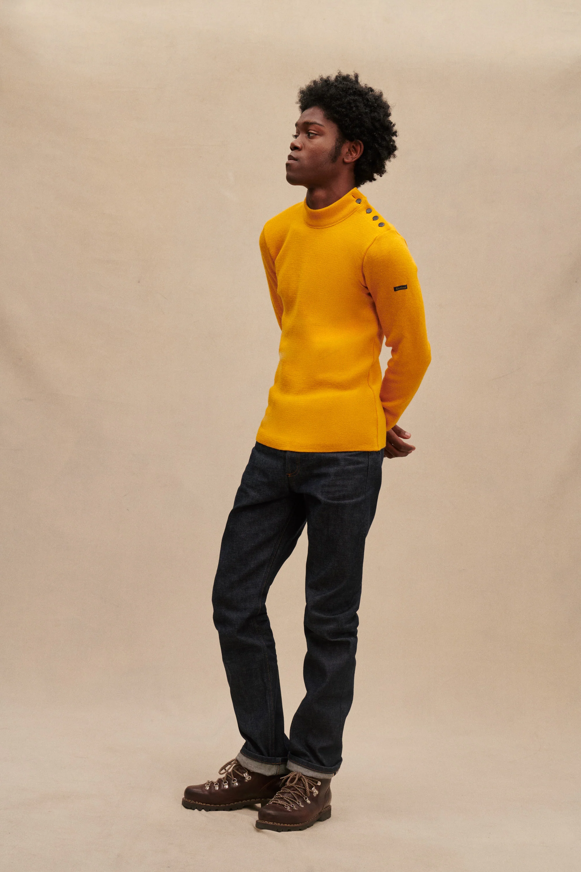 Pull marin jaune pour homme - Image 3