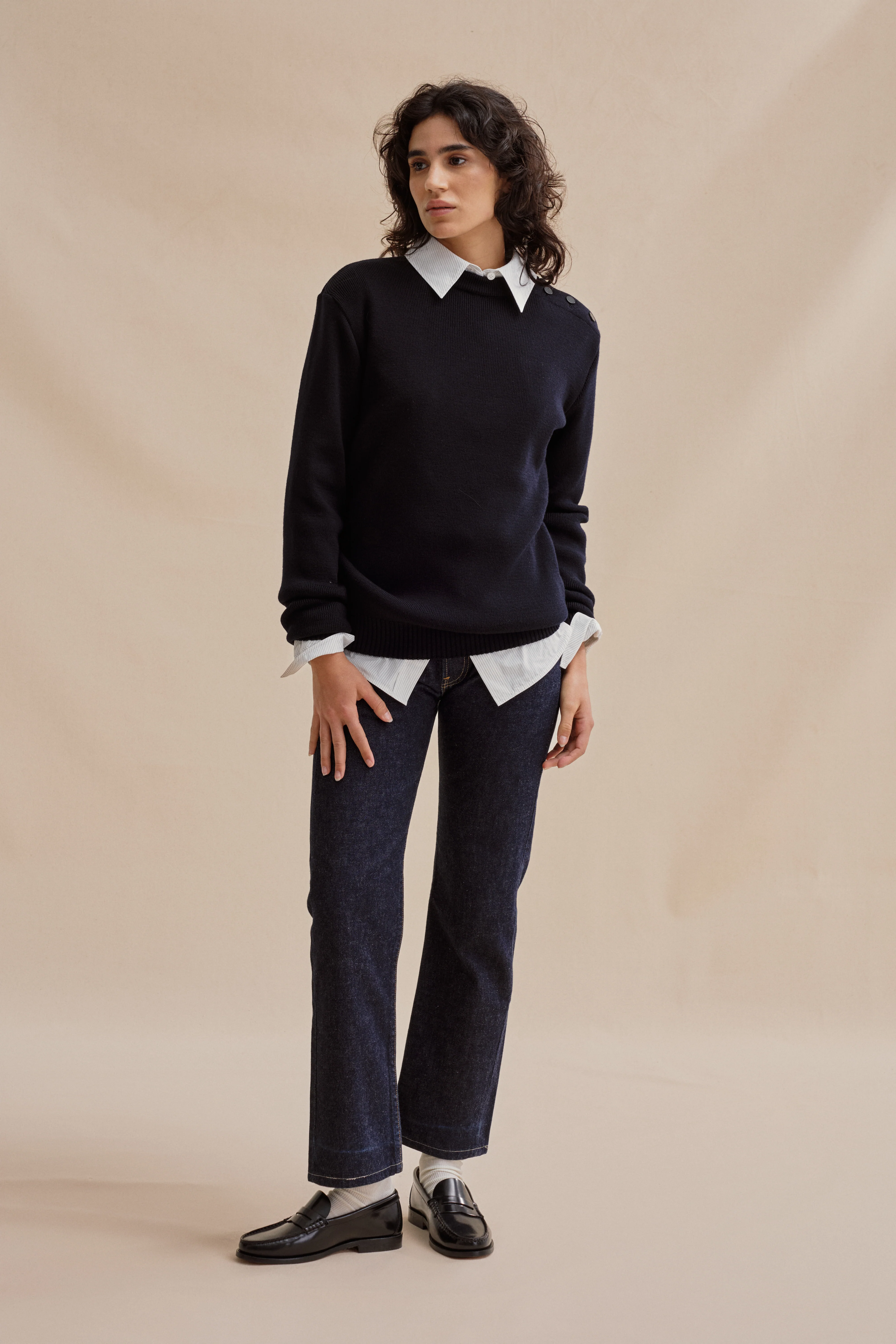 Pull marin ample bleu marine en laine mérinos pour femme - Image 3