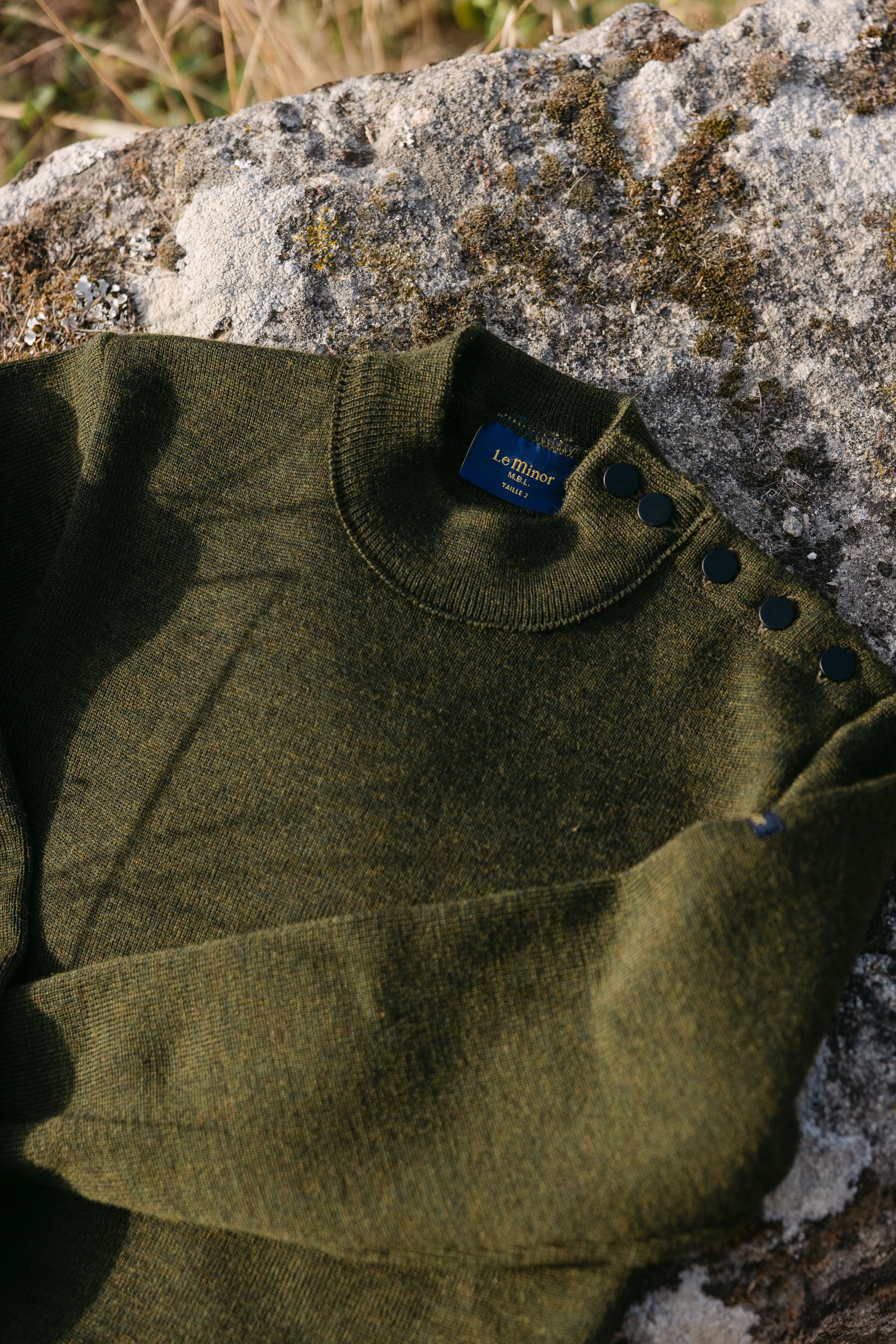 Pull marin olive pour homme - Image 5