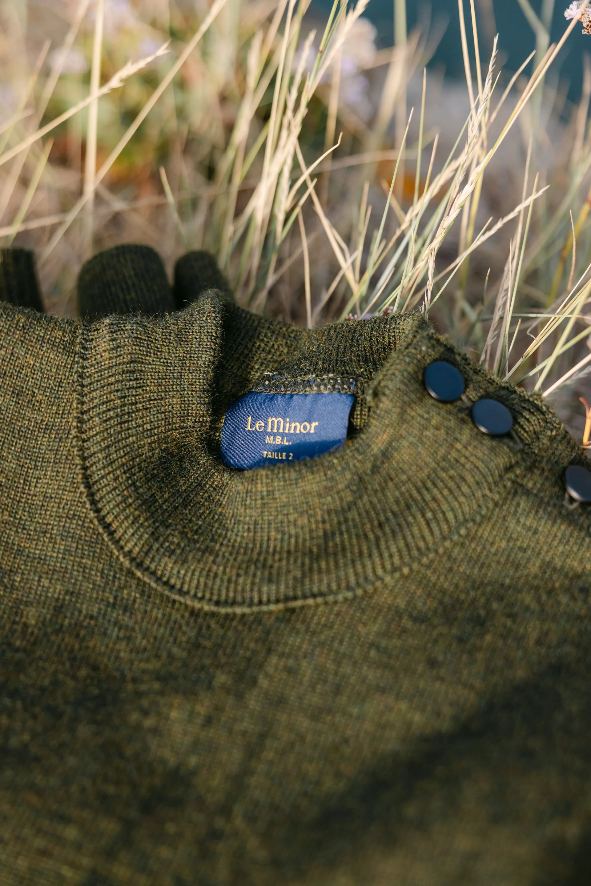 Pull marin olive pour homme - Image 6