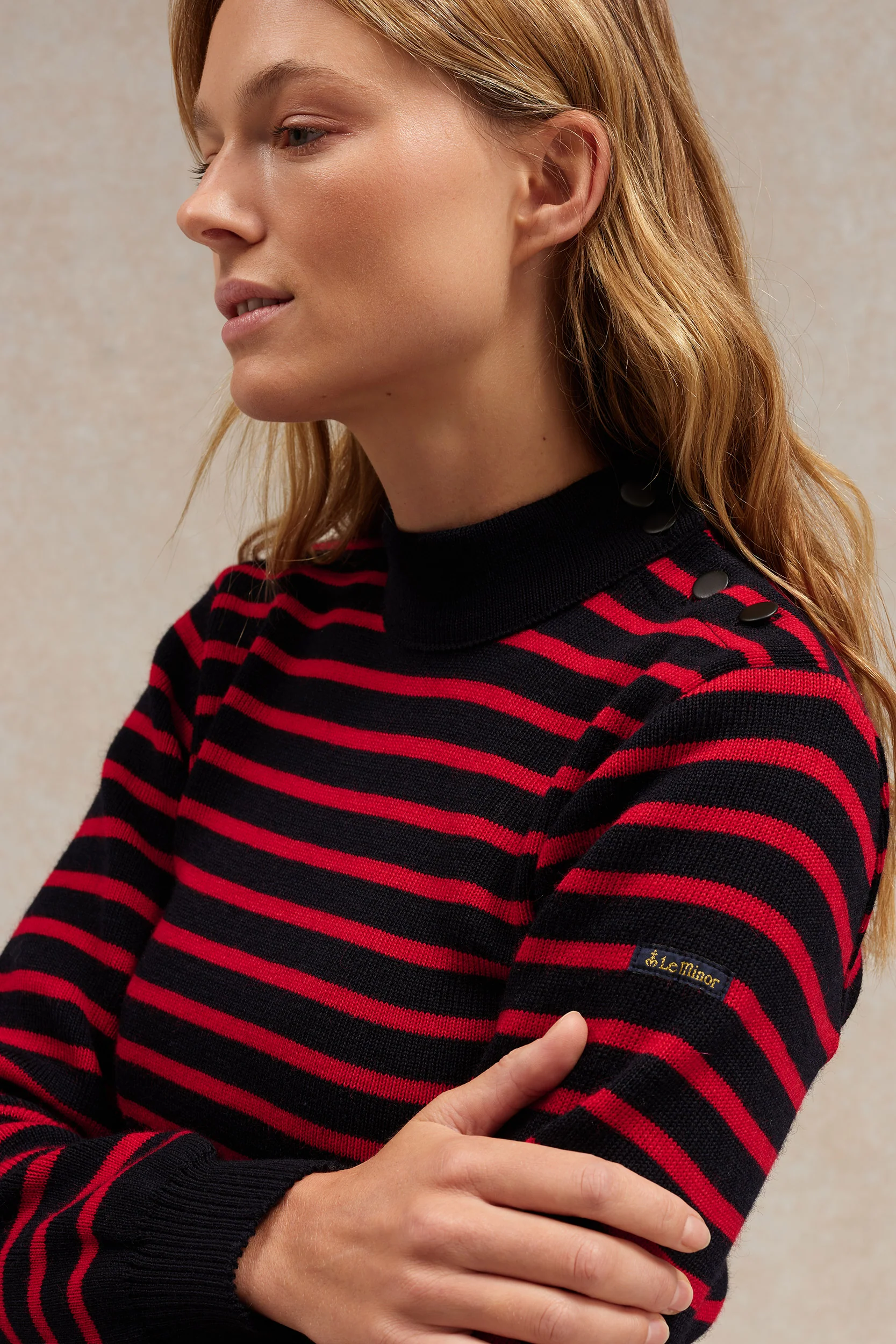 Pull marin rayé marine et rouge pour femme - Image 3
