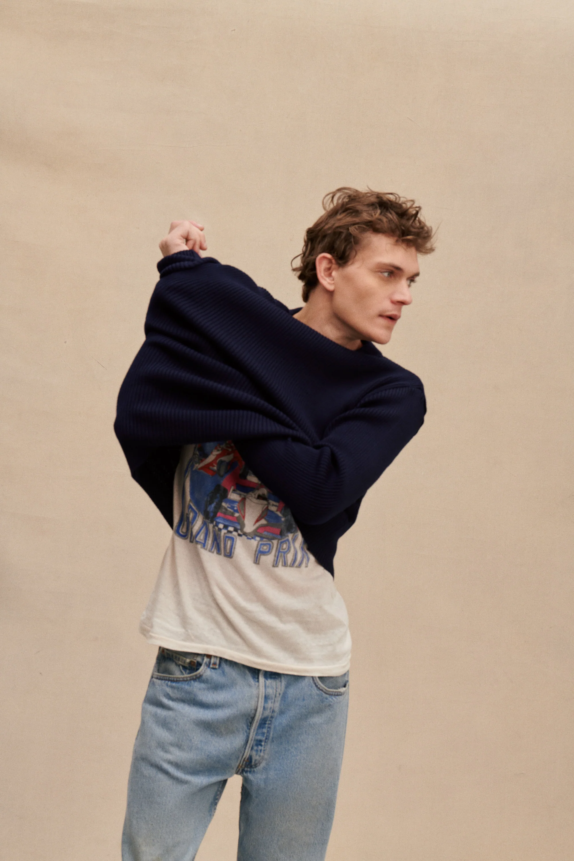 Pull bleu marine d'inspiration militaire pour homme - Image 3