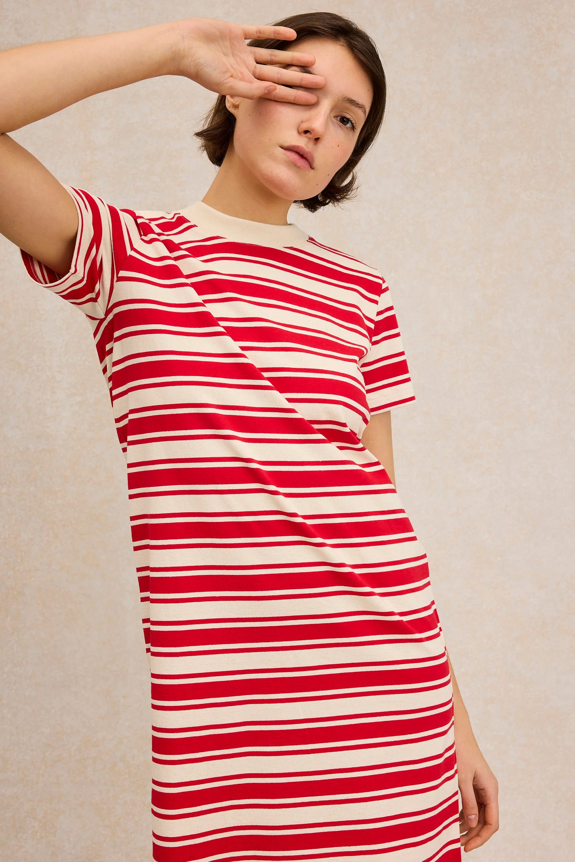 Robe plein été en coton écru et rouge