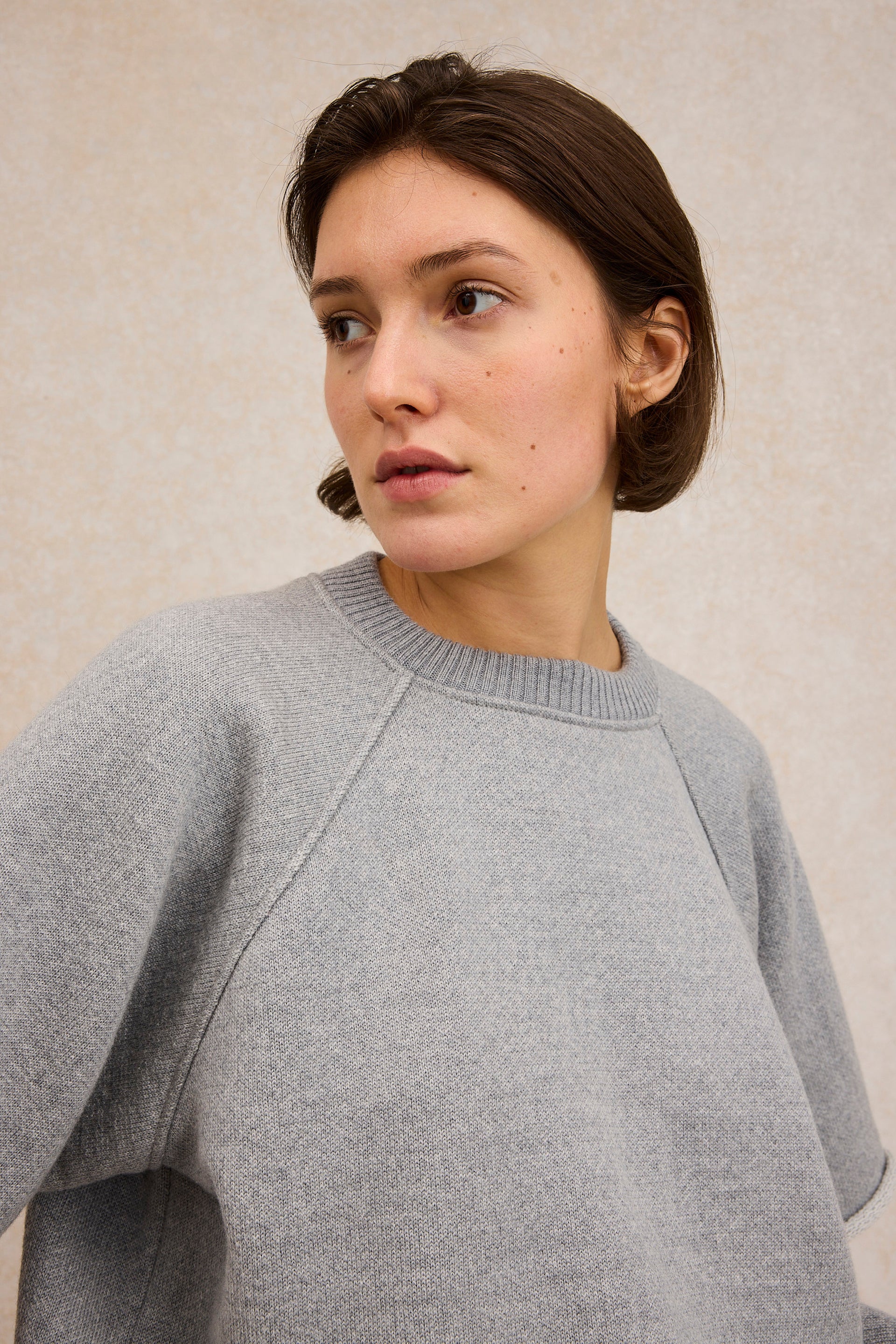 Sweat cropped gris clair en laine mérinos pour femme - Image 2