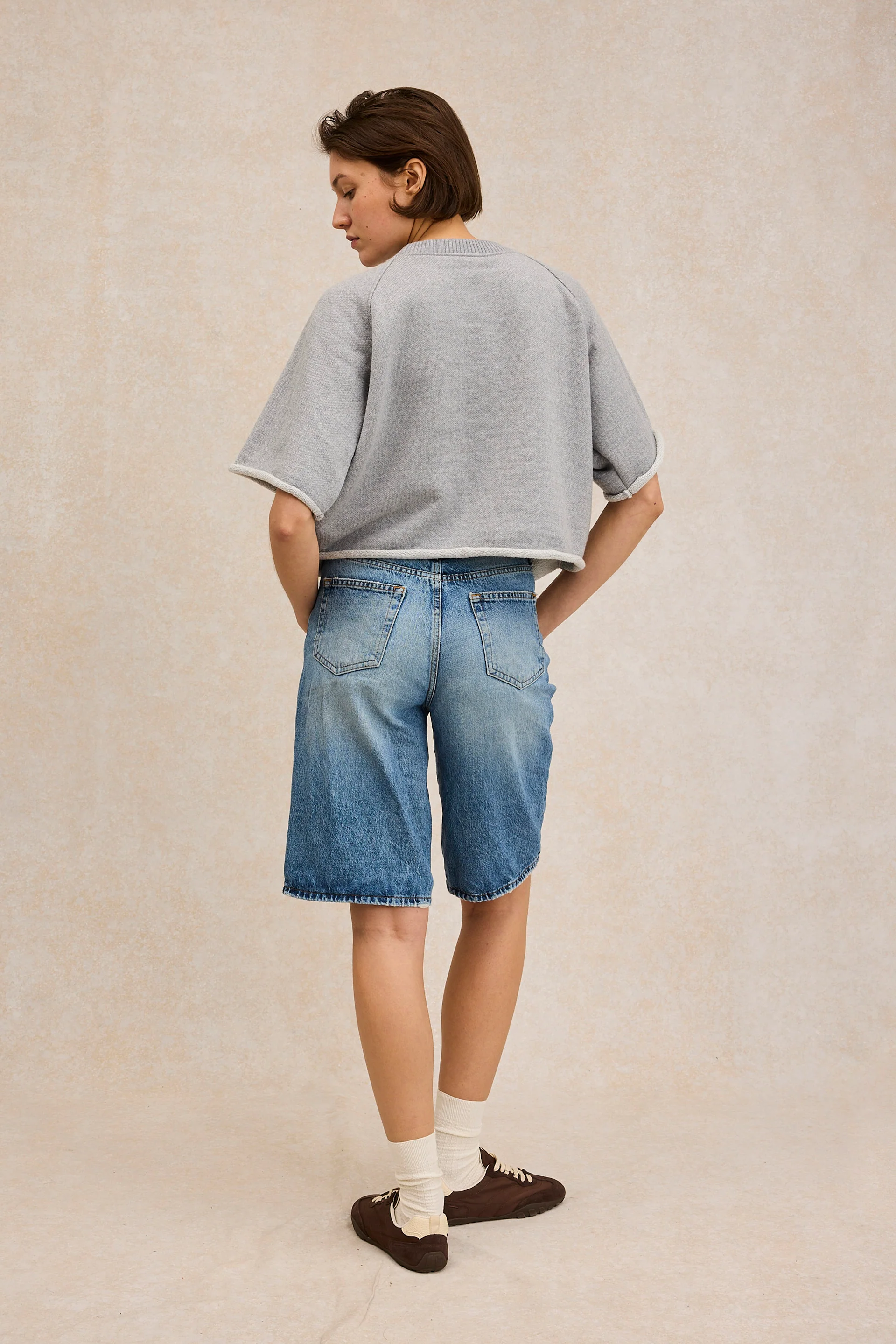 Sweat cropped gris clair en laine mérinos pour femme - Image 4