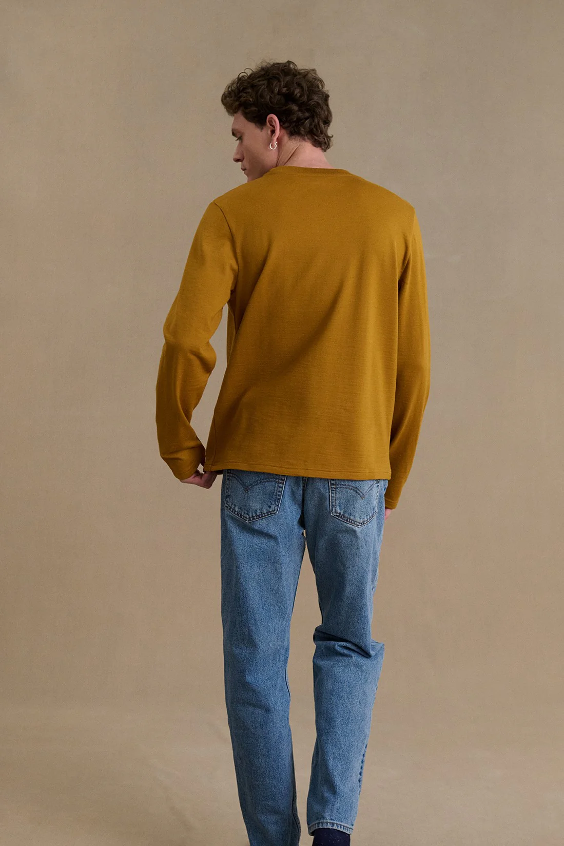 T-shirt camel à manches longues en laine mérinos pour homme - Image 6