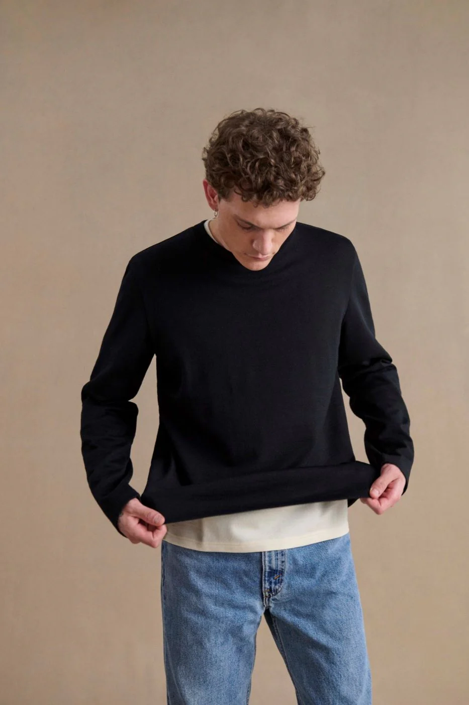 T-shirt noir à manches longues en laine mérinos pour homme - Image 3