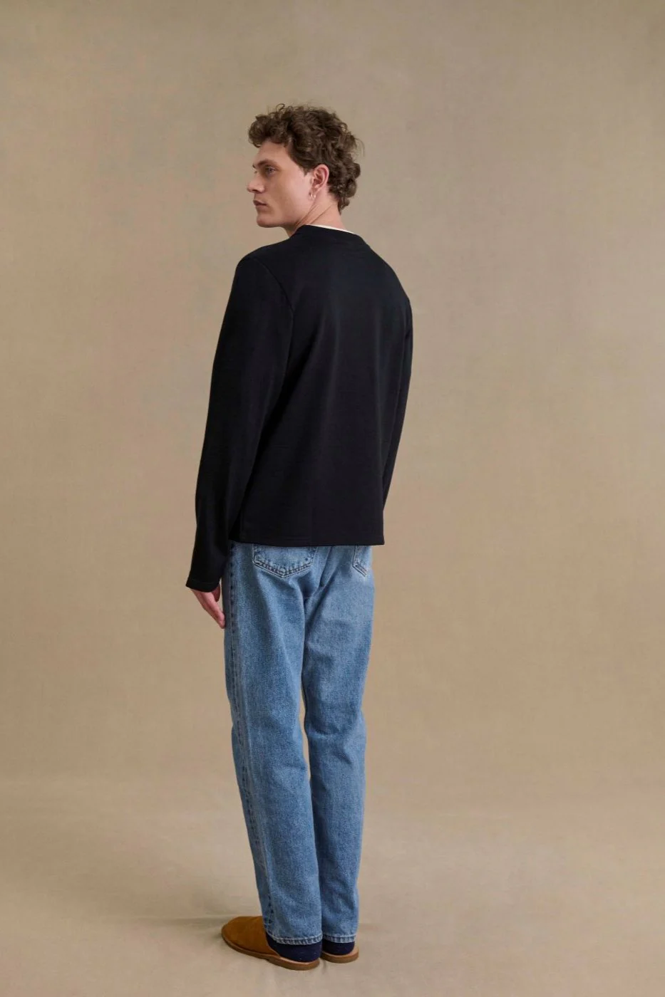 T-shirt noir à manches longues en laine mérinos pour homme - Image 4